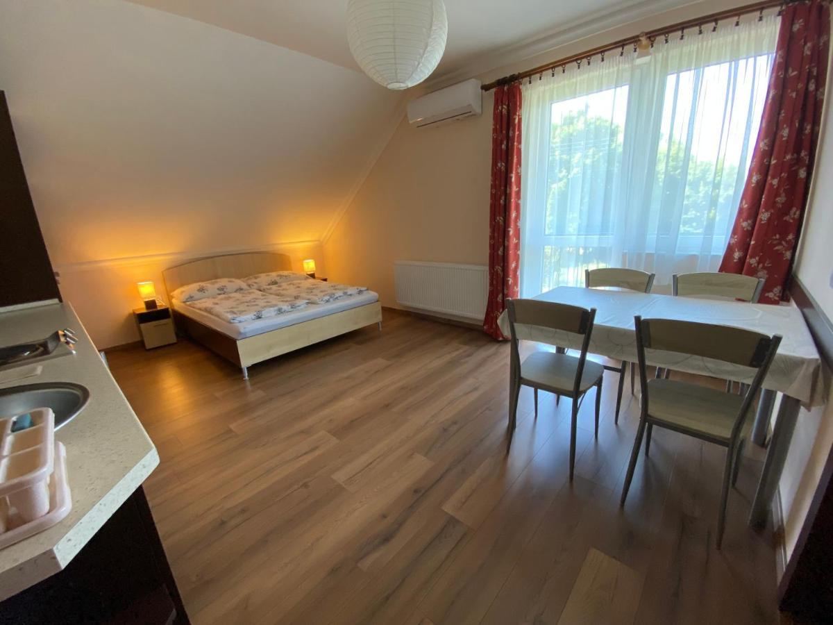 Magyar Apartman Iii. Apartment Hajduszoboszlo Exterior photo